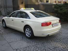  Audi A8 L.JPG